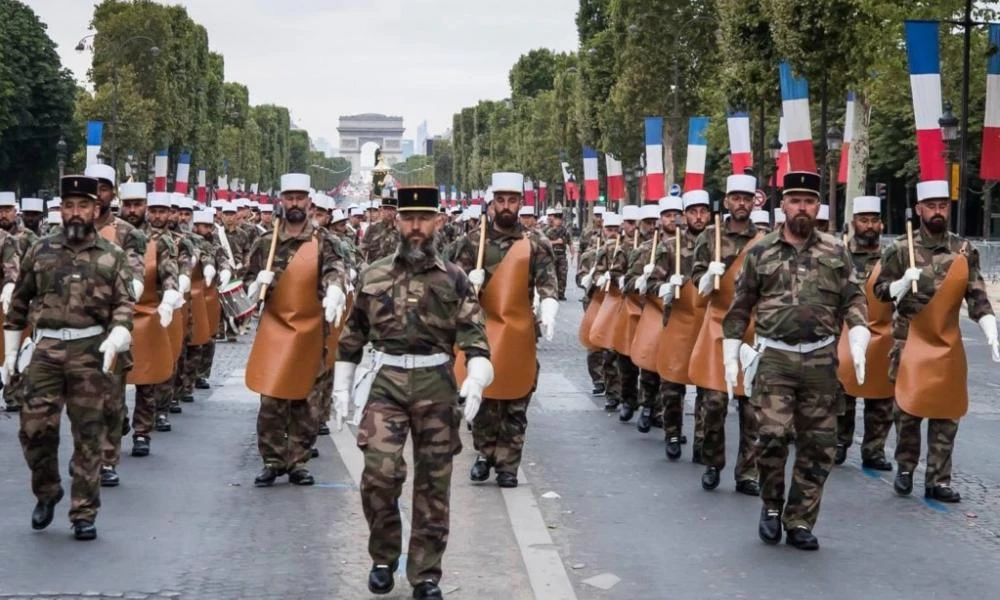 Η νέα τάξη κλυδωνίζεται;-Έρευνα αναφέρει ότι 23% των Γάλλων και 14% των Γερμανών θα επιθυμούσαν τον Στρατό τους στην εξουσία της χώρας